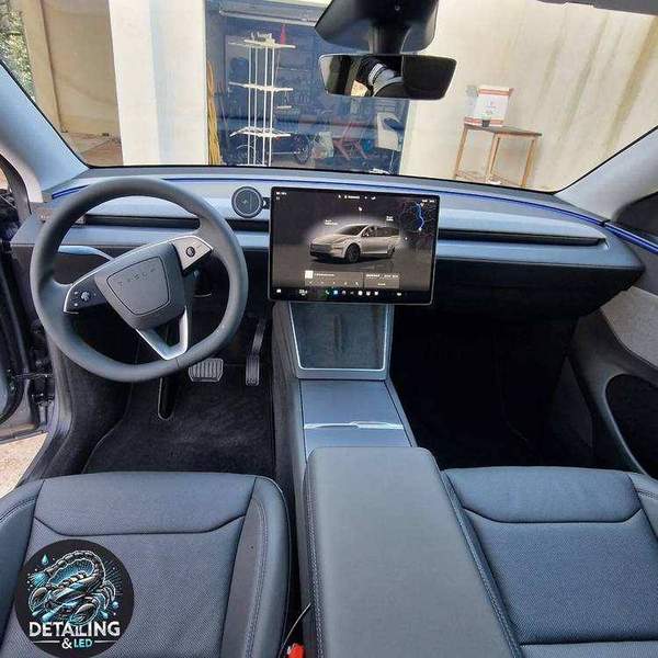 Tesla Model 3 — Intérieur — Detailing LED Aix-en-Provence